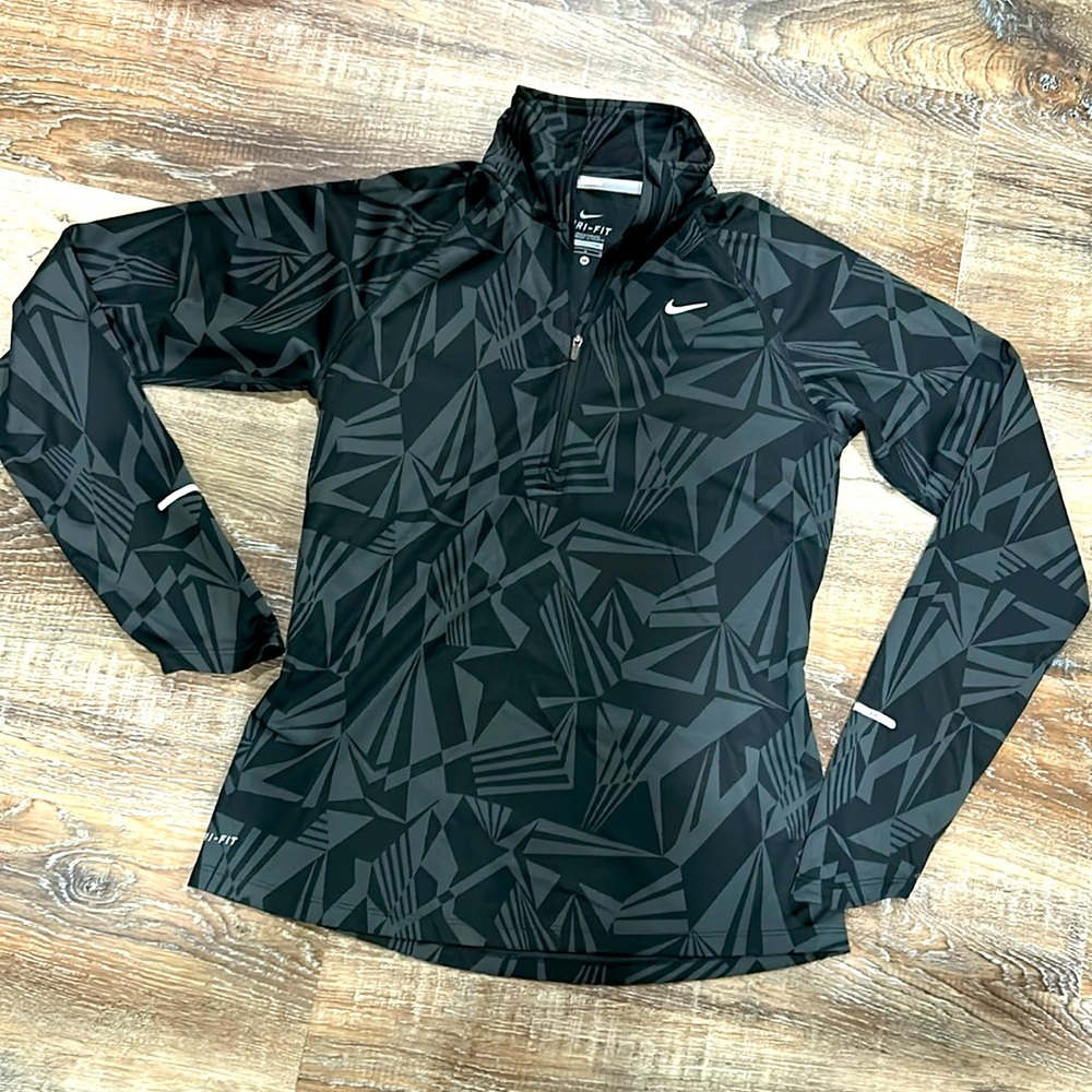 Nike Black Geometric Women's Top